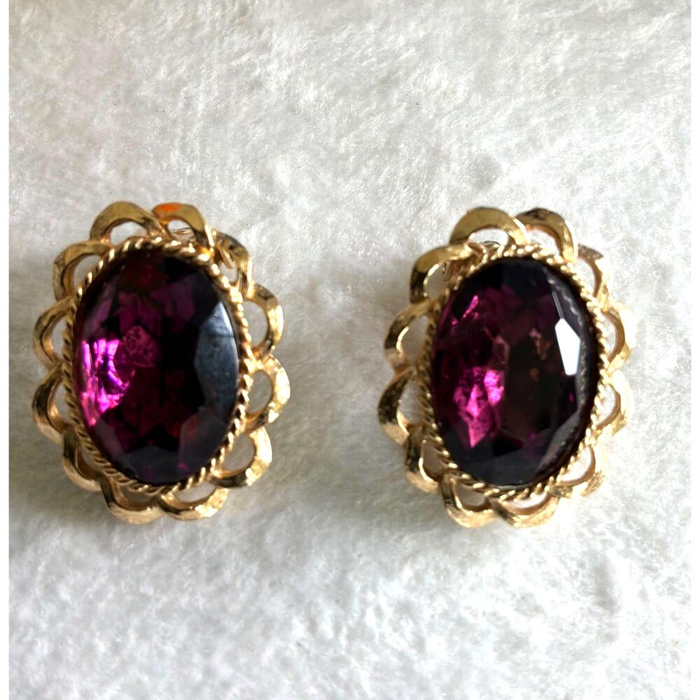 Vintage Gold Tone Scalloped Oval Topaz Brown Clip On Earrings Estate 1950s